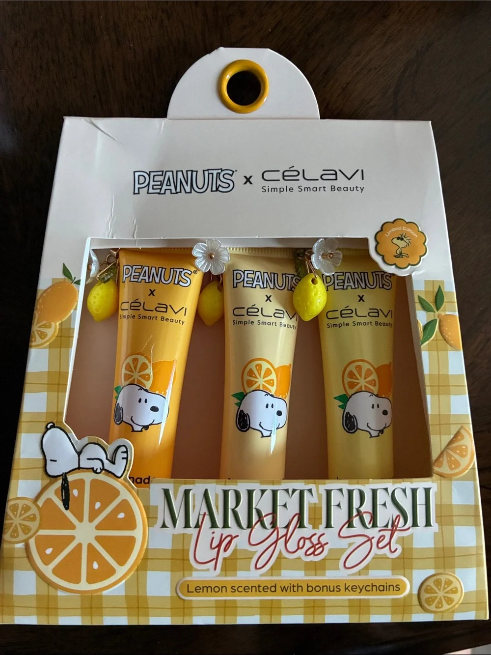 Peanuts Snoopy Market Fresh Lemon Scented Lip Gloss Trio Set Bonus keychains NEW